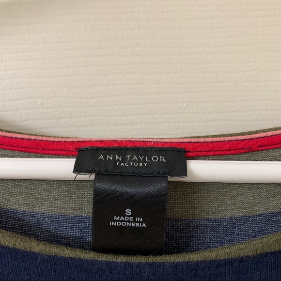 🌷3 for$25🌷Ann Taylor Factory, US S (Fits Up To US M), Navy Stripe Tank Top - Picture 6 of 7